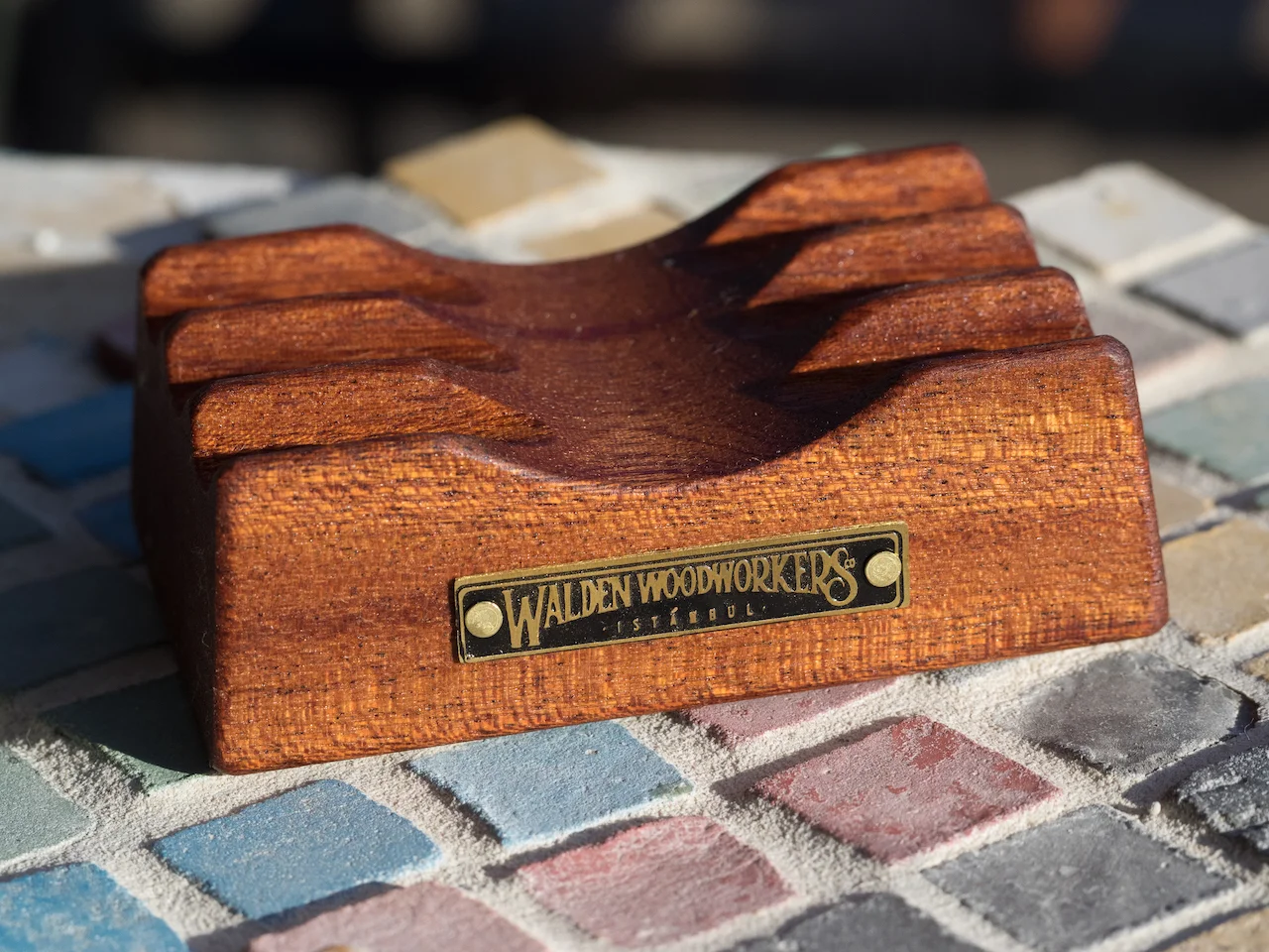 筆記具 Walden Woodworkers The Pen Block Galen Leather Co. Wood Pen Holder Review — The Pen Addict